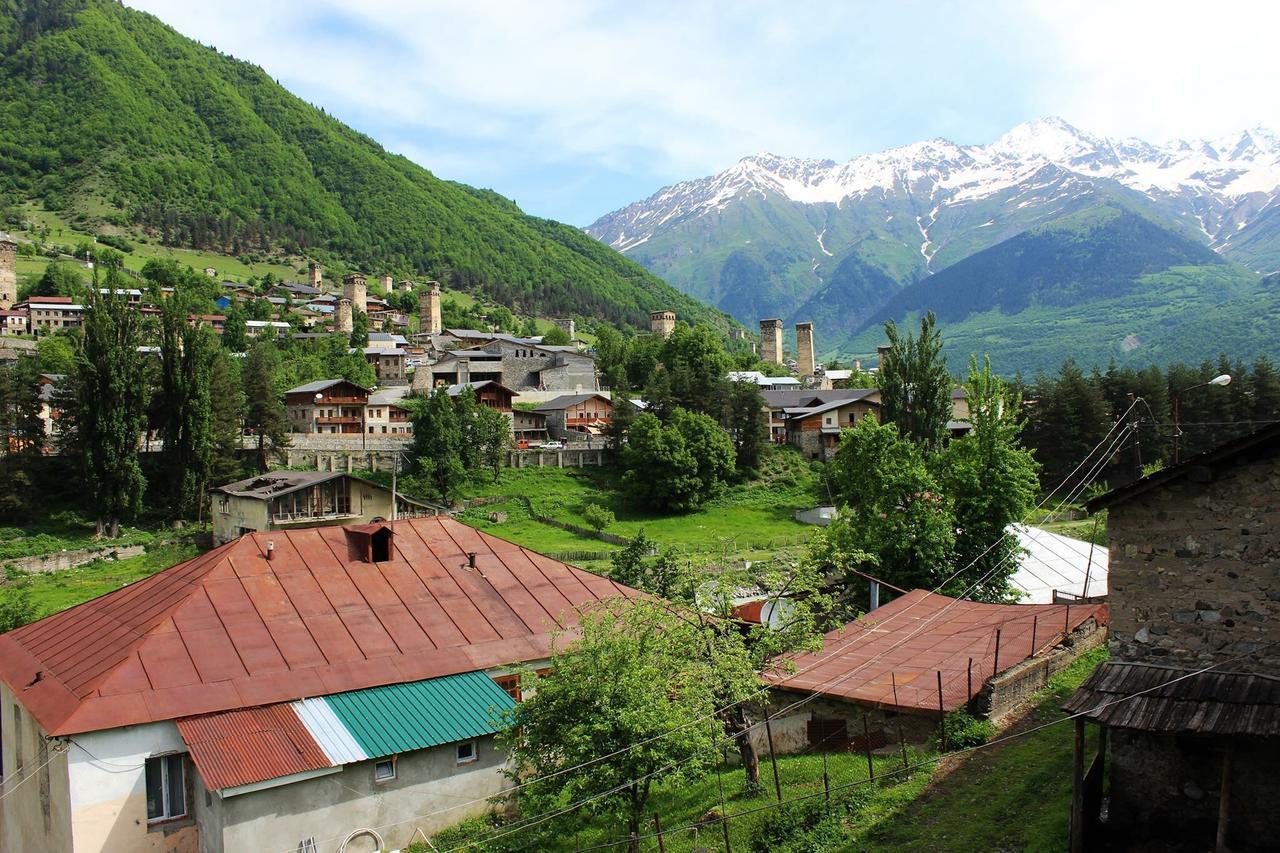 Travel Inn House Mestia • Მოგზაურის Სახლი المظهر الخارجي الصورة