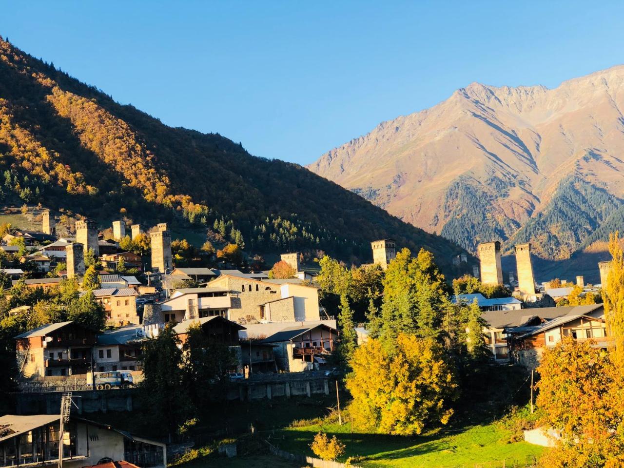 Travel Inn House Mestia • Მოგზაურის Სახლი المظهر الخارجي الصورة
